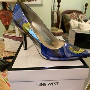 Nine West silver floral heels size 10, NIB